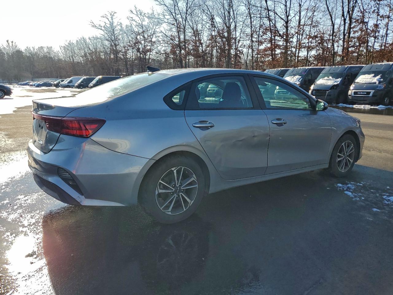2023 KIA FORTE LX photo 3