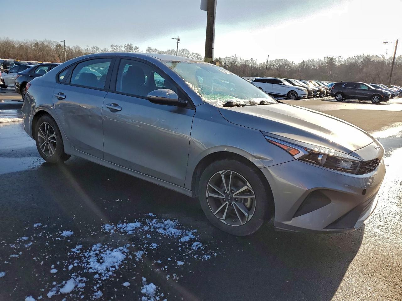 2023 KIA FORTE LX photo 4