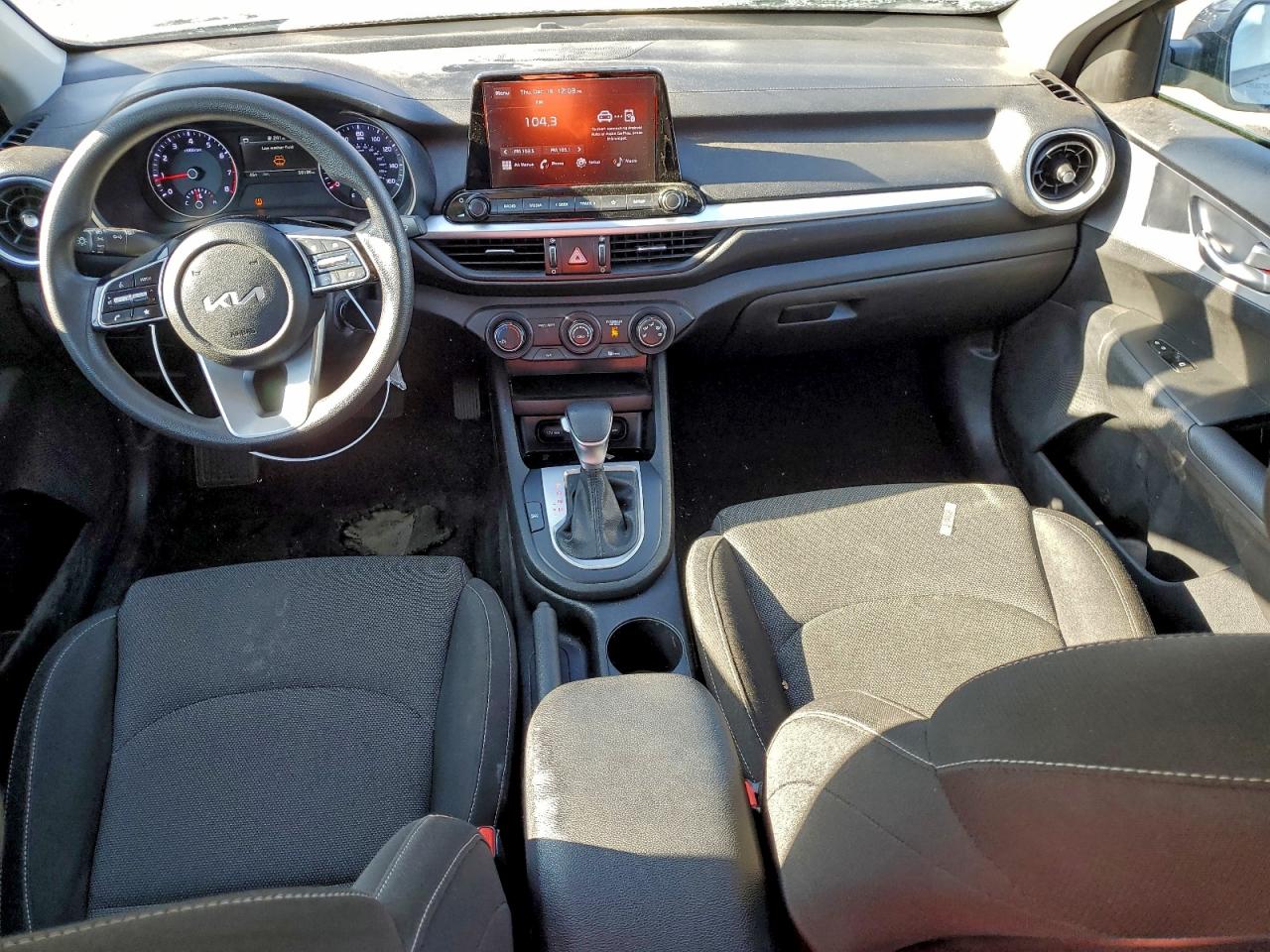 2023 KIA FORTE LX photo 8