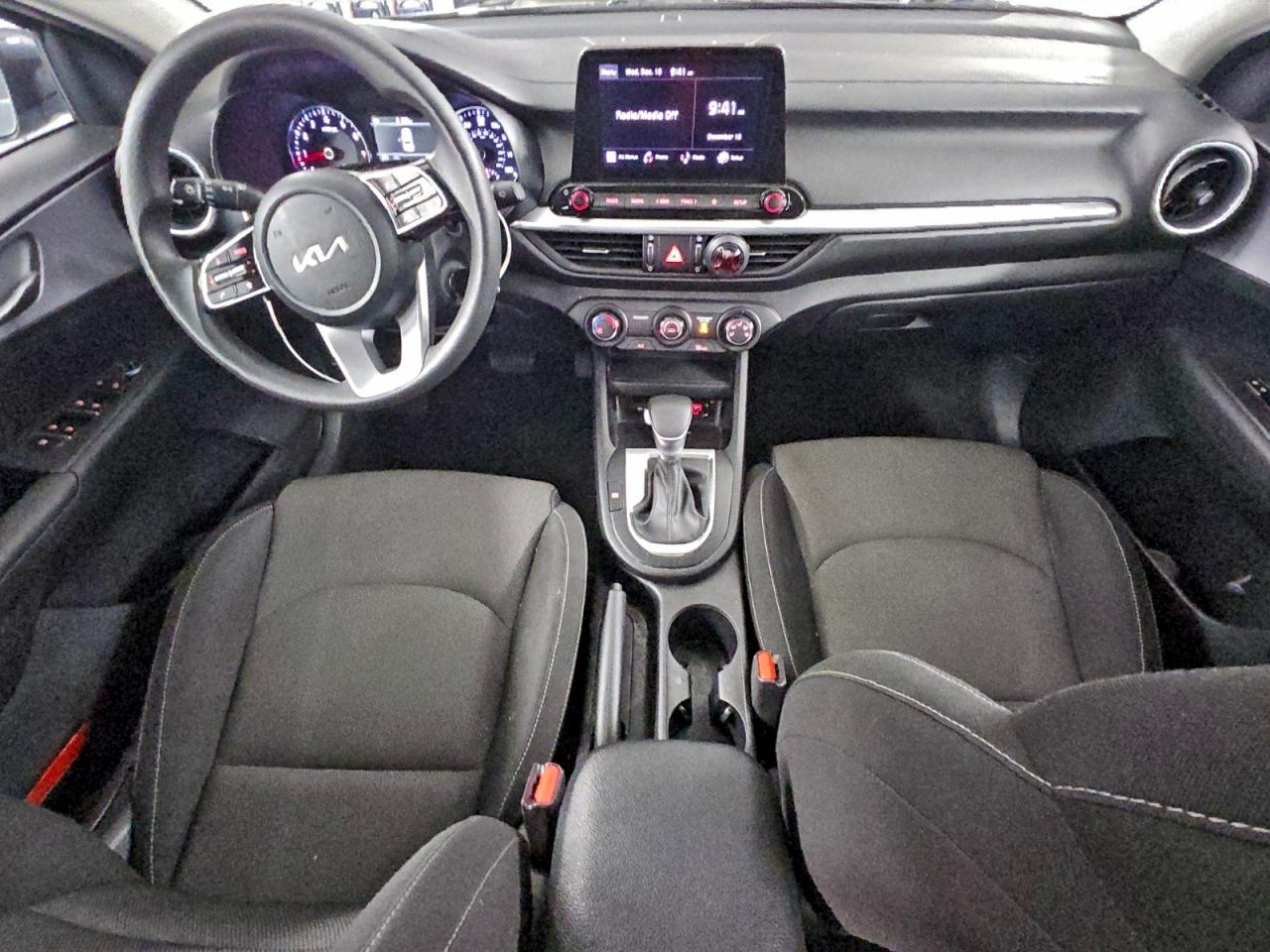 2024 KIA FORTE LX photo 8