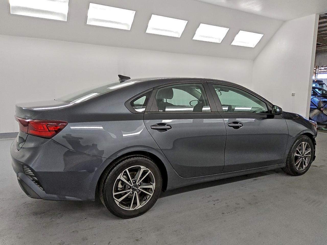 2024 KIA FORTE LX photo 3