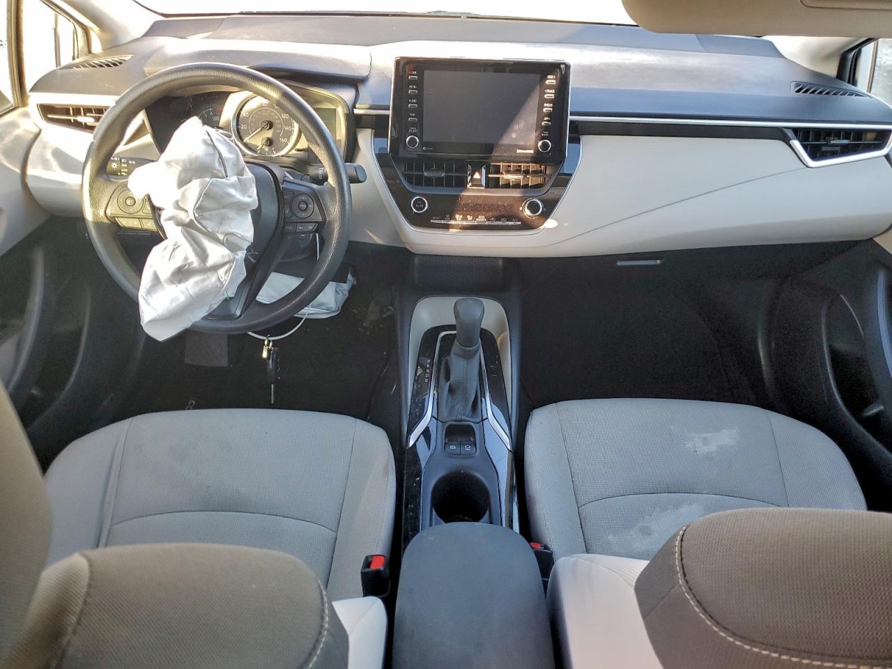2021 TOYOTA COROLLA LE photo 8