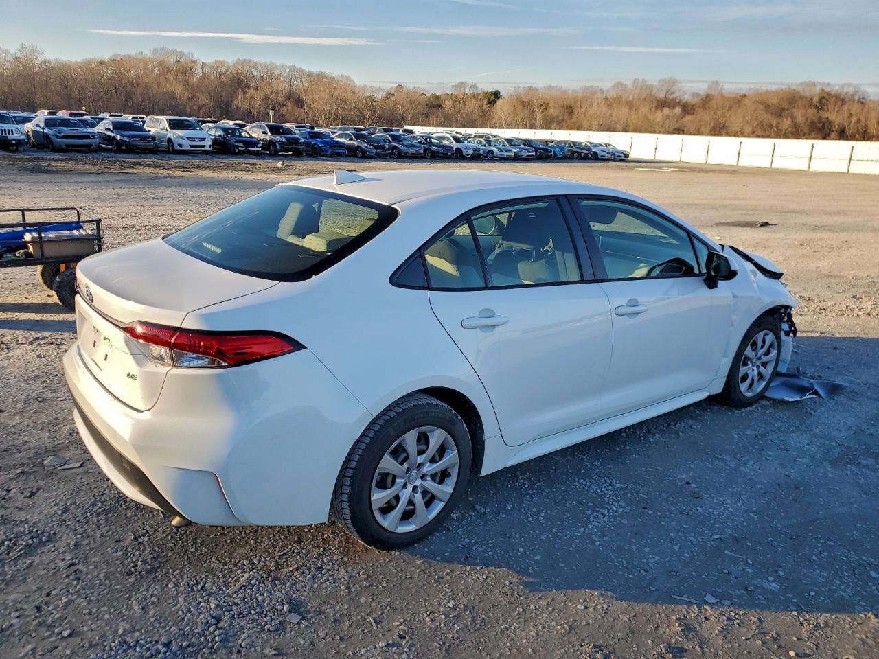 2021 TOYOTA COROLLA LE photo 3