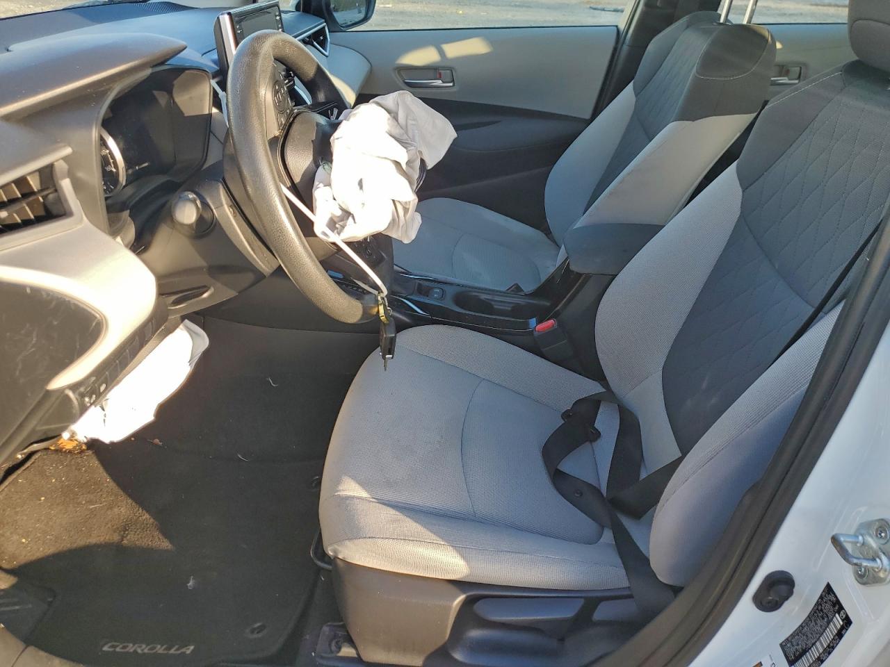 2021 TOYOTA COROLLA LE photo 7