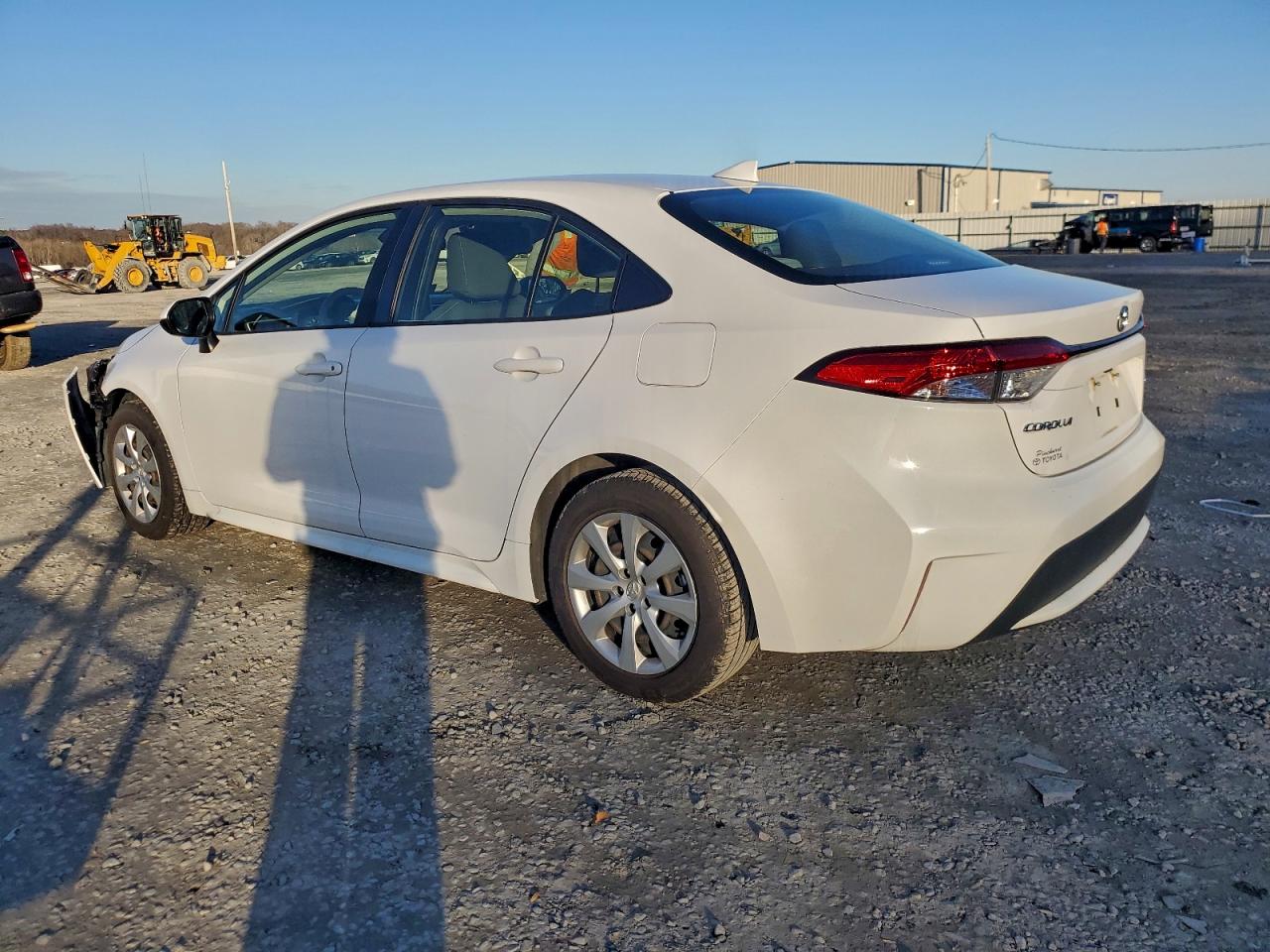 2021 TOYOTA COROLLA LE photo 2
