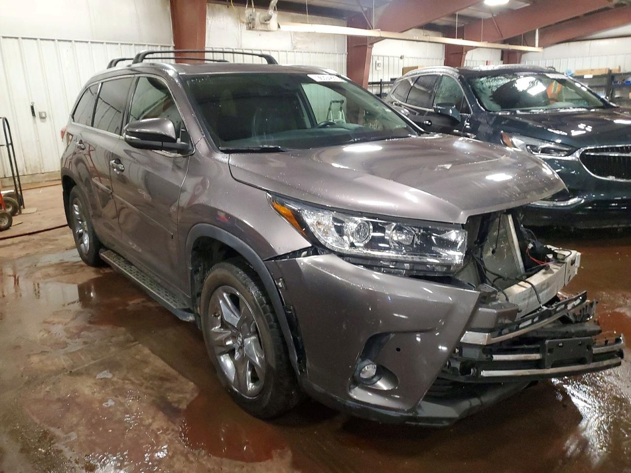 2019 TOYOTA HIGHLANDER LIMITED PLATINUM photo 4