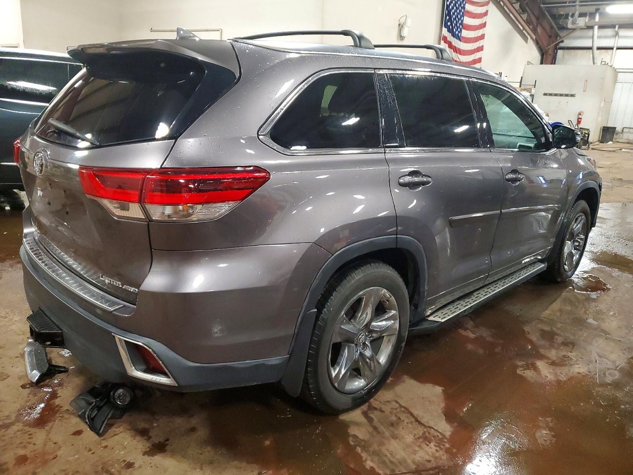 2019 TOYOTA HIGHLANDER LIMITED PLATINUM photo 3