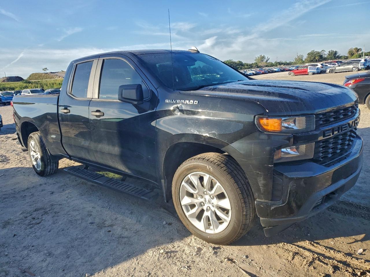 2019 CHEVROLET SILVERADO C1500 CUSTOM photo 4