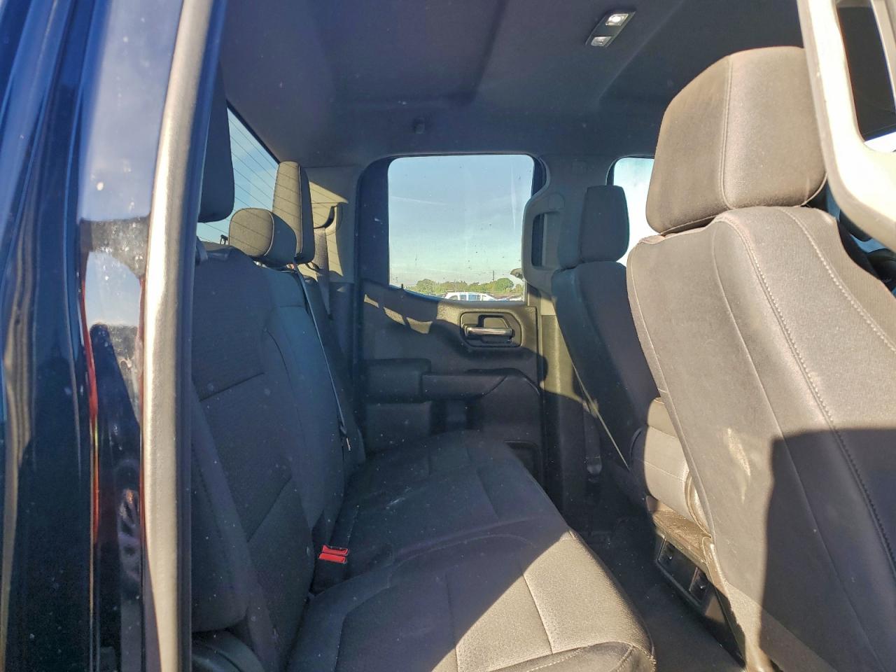 2019 CHEVROLET SILVERADO C1500 CUSTOM photo 10