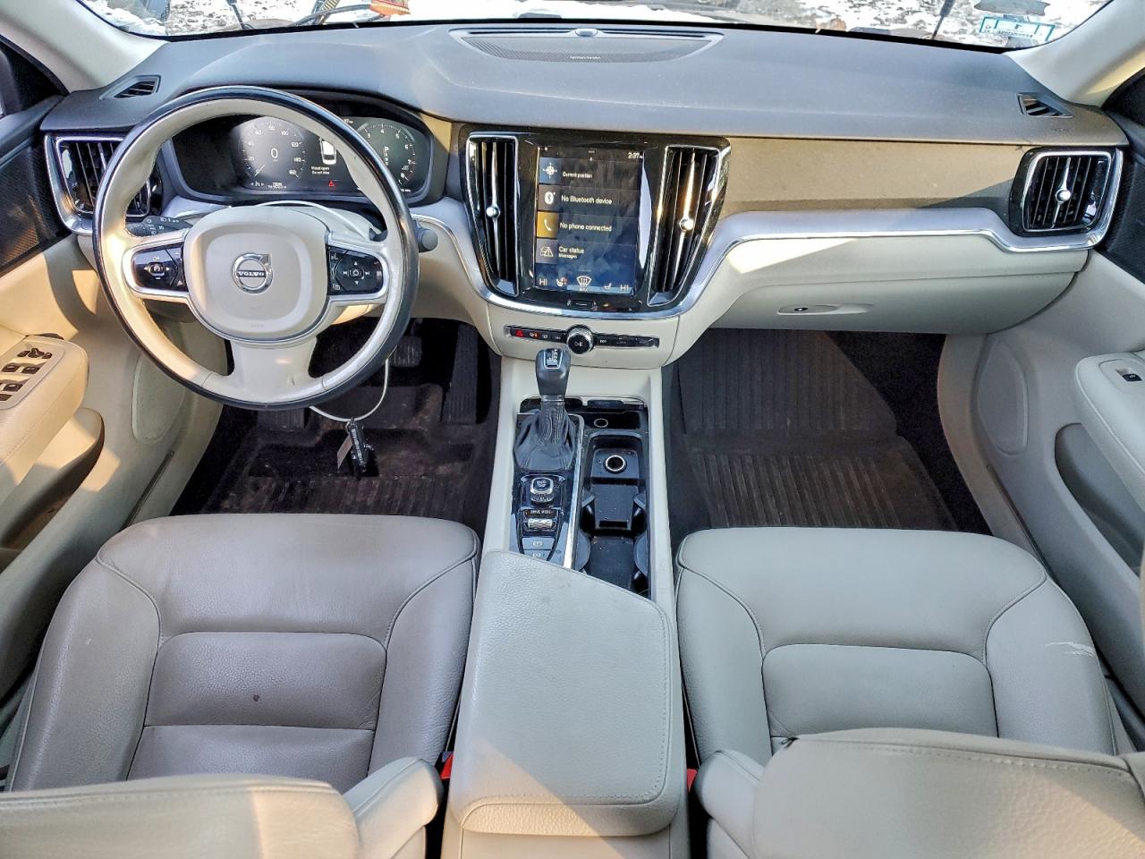 2020 VOLVO S60 T6 MOMENTUM photo 8