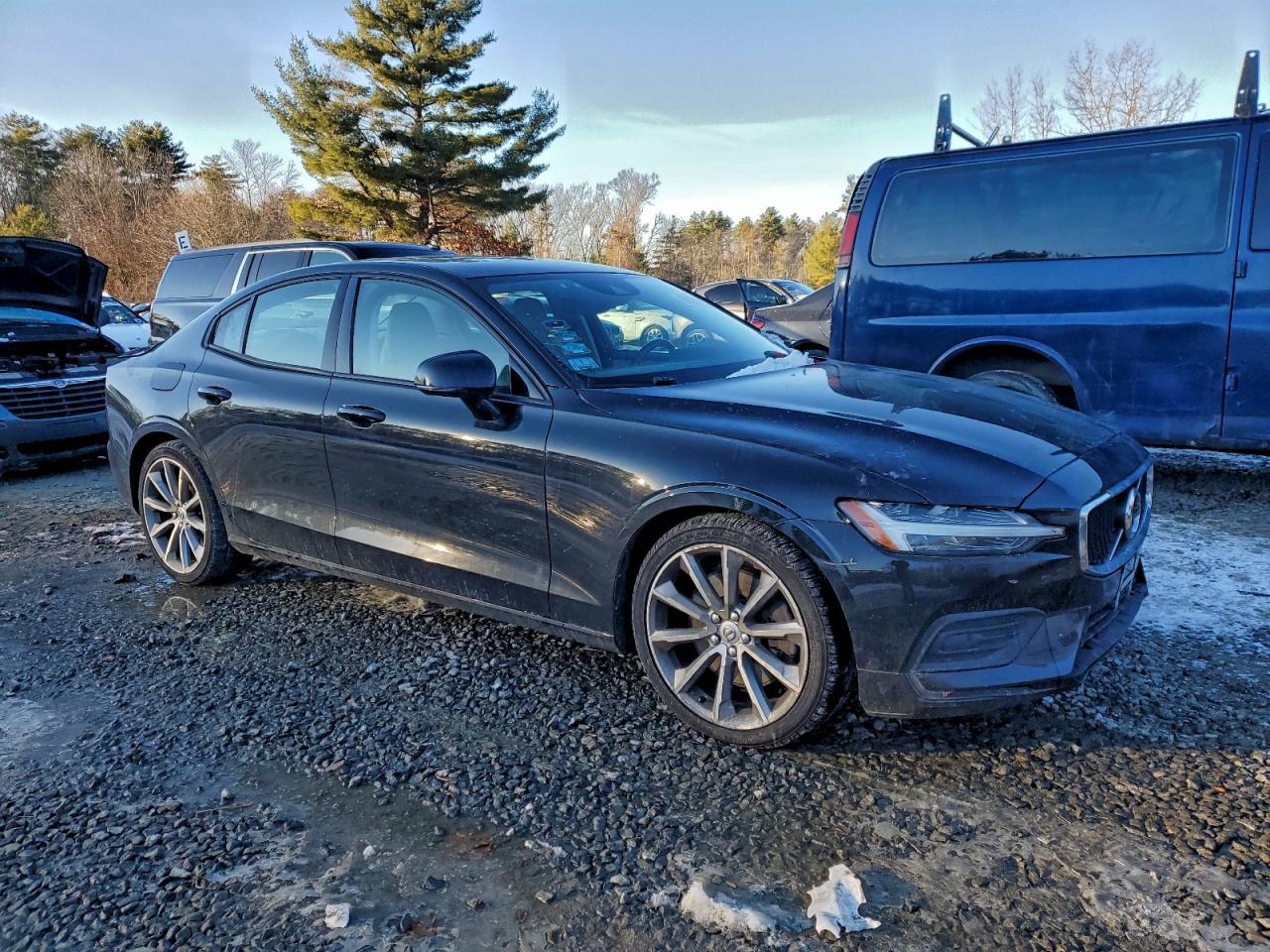2020 VOLVO S60 T6 MOMENTUM photo 4