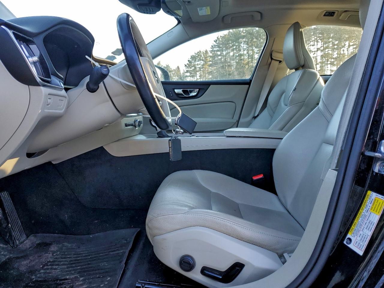 2020 VOLVO S60 T6 MOMENTUM photo 7