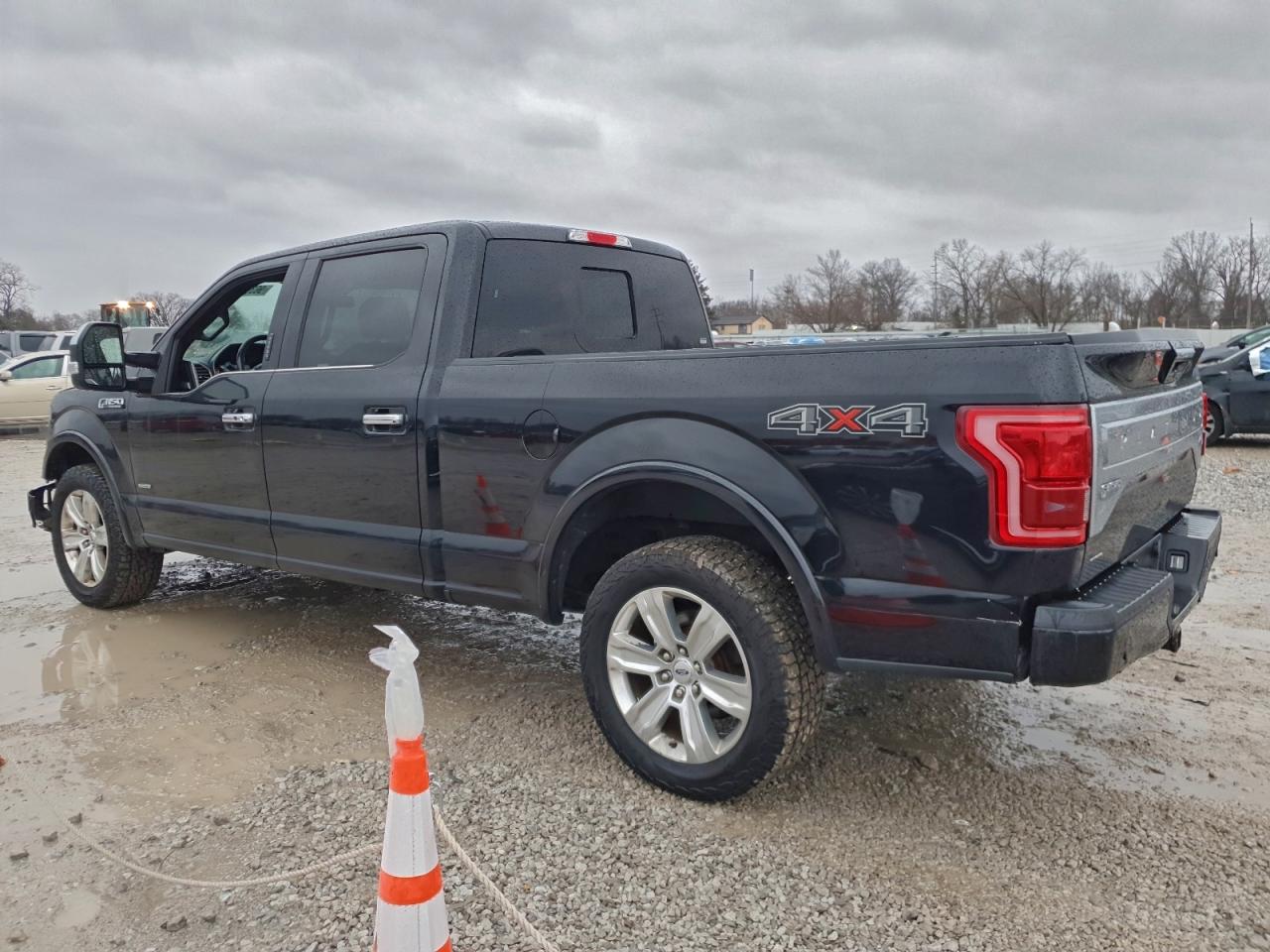 2017 FORD F150 SUPERCREW photo 2