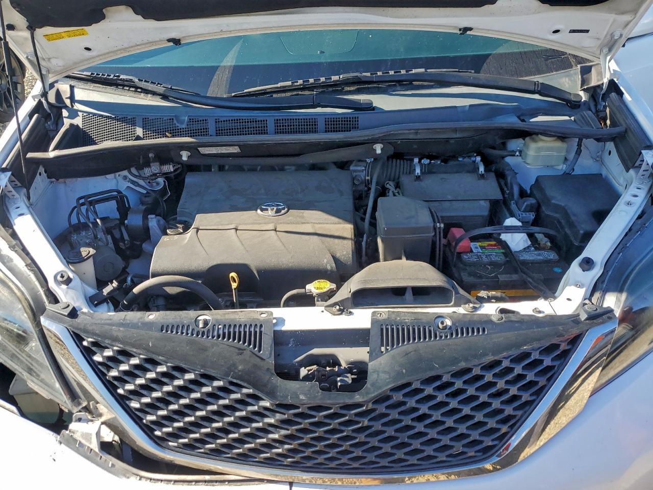 2015 TOYOTA SIENNA SPORT photo 12