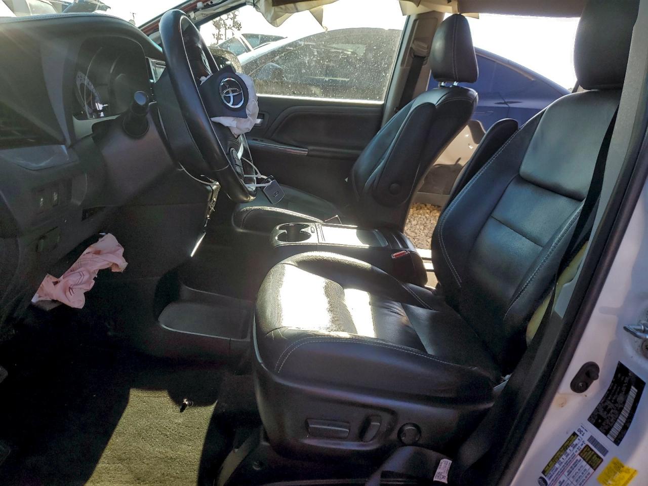 2015 TOYOTA SIENNA SPORT photo 7