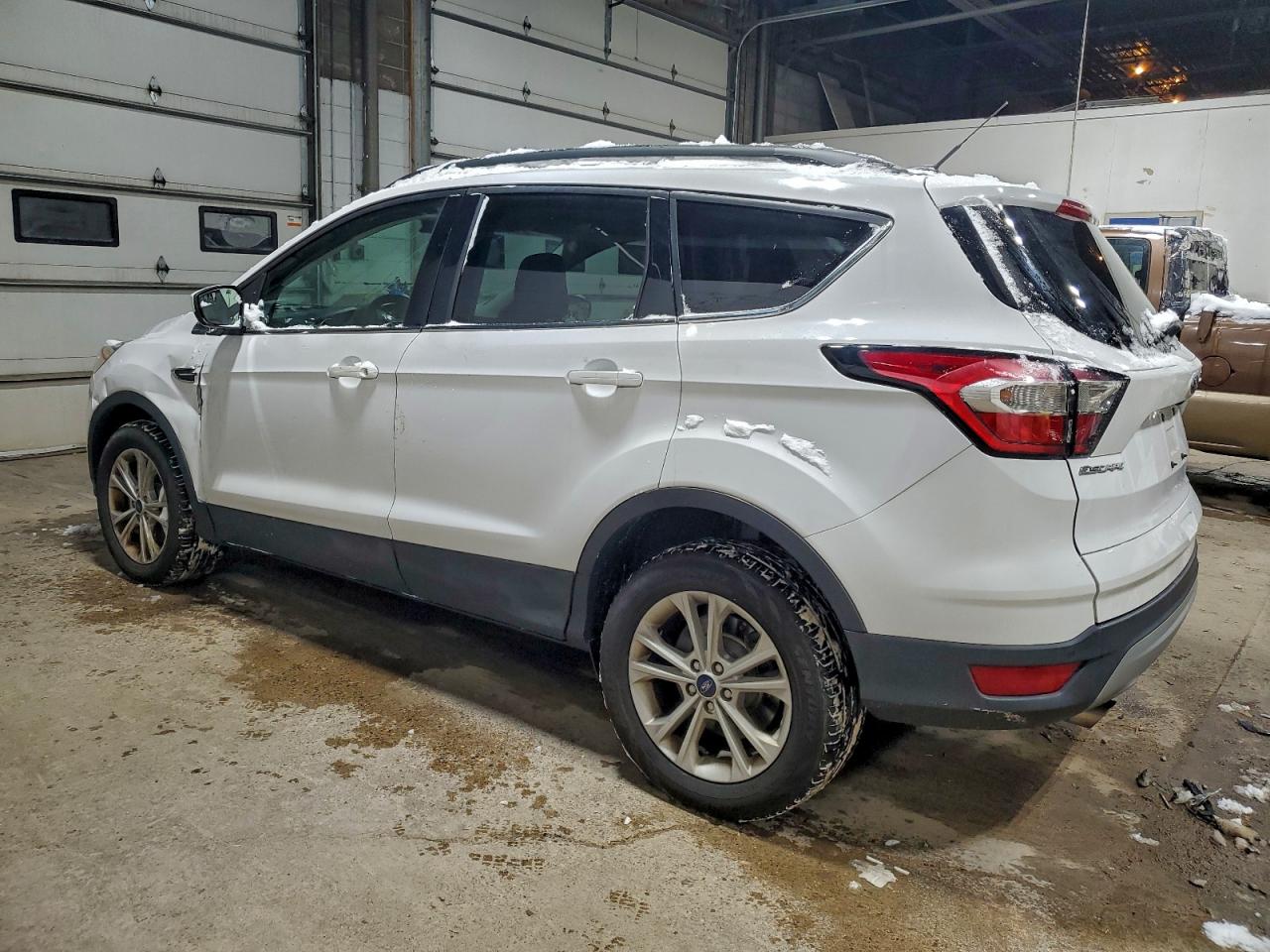 2018 FORD ESCAPE SE photo 2