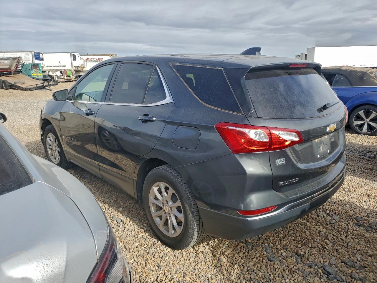 2019 CHEVROLET EQUINOX LT photo 2