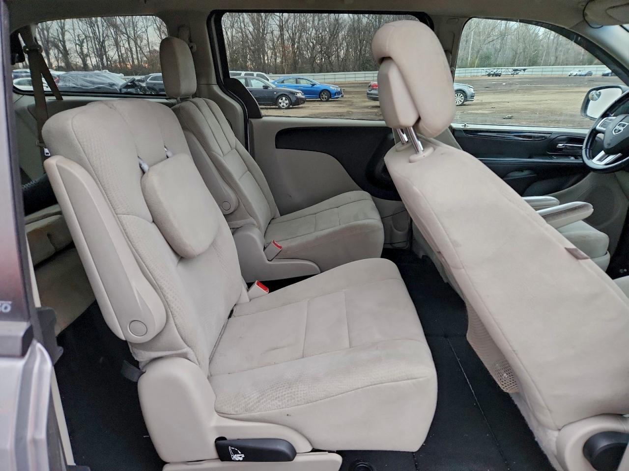2013 DODGE GRAND CARAVAN SE photo 11
