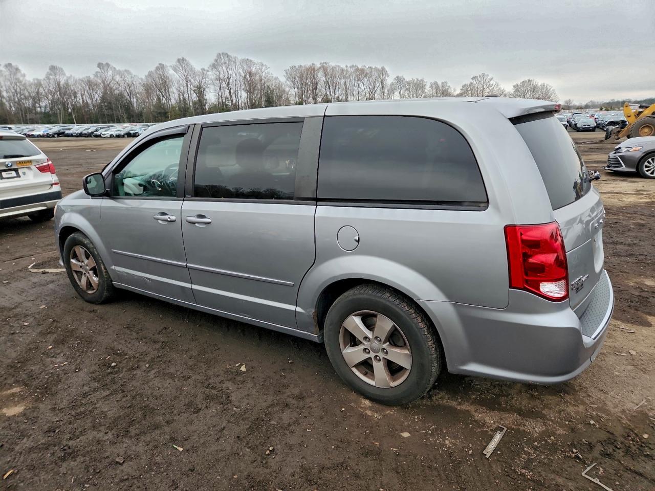 2013 DODGE GRAND CARAVAN SE photo 2