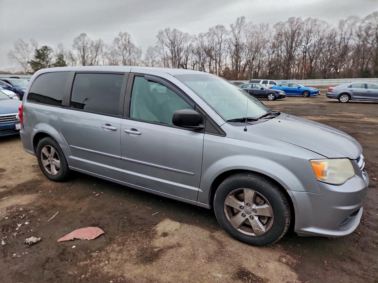 2013 DODGE GRAND CARAVAN SE photo 4