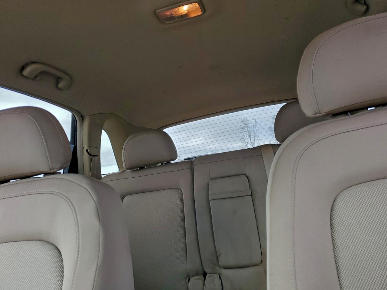 2008 SATURN VUE XE photo 10