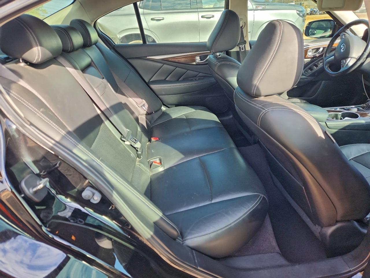 2015 INFINITI Q50 BASE photo 10