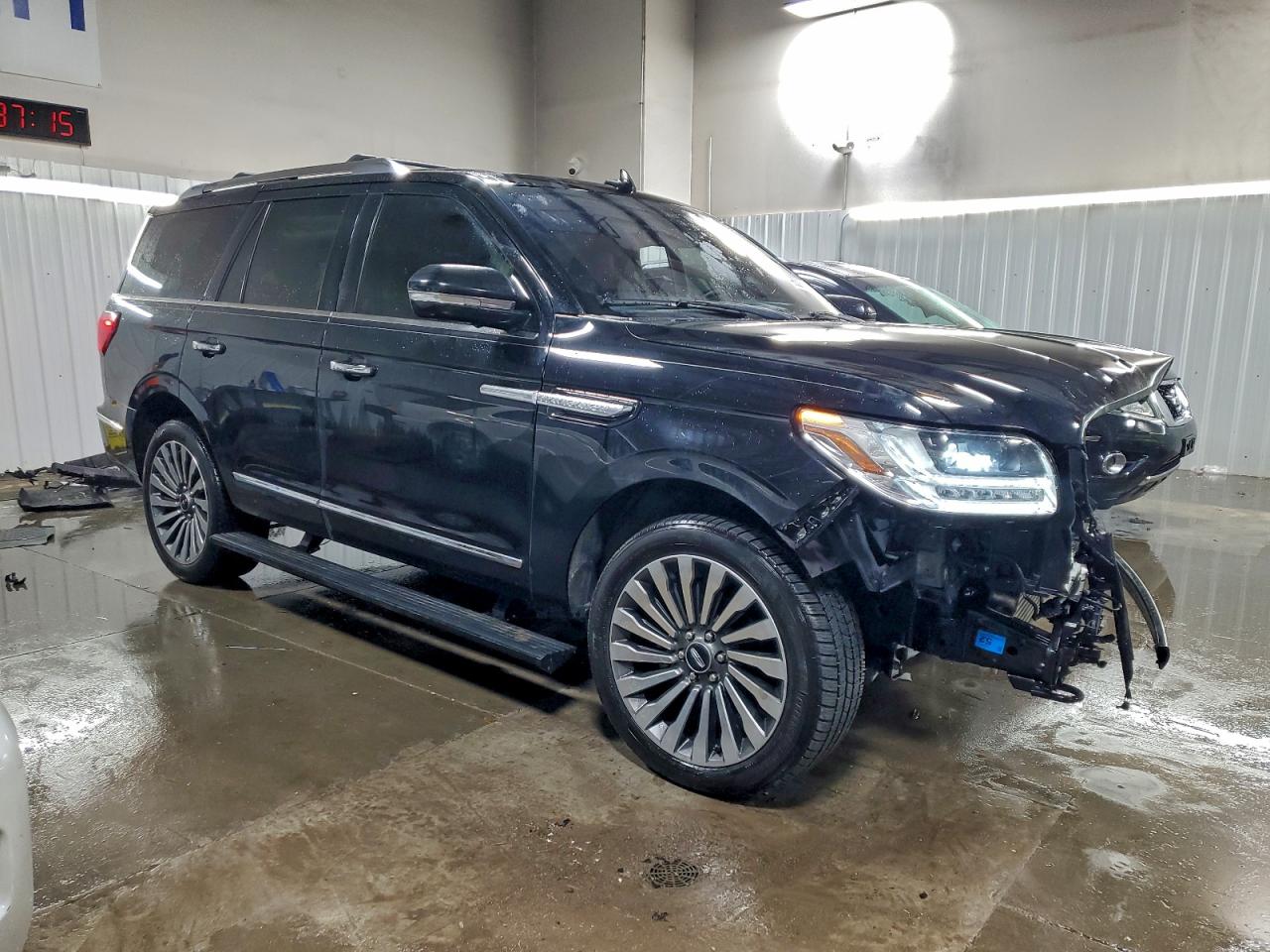2019 LINCOLN NAVIGATOR RESERVE photo 4