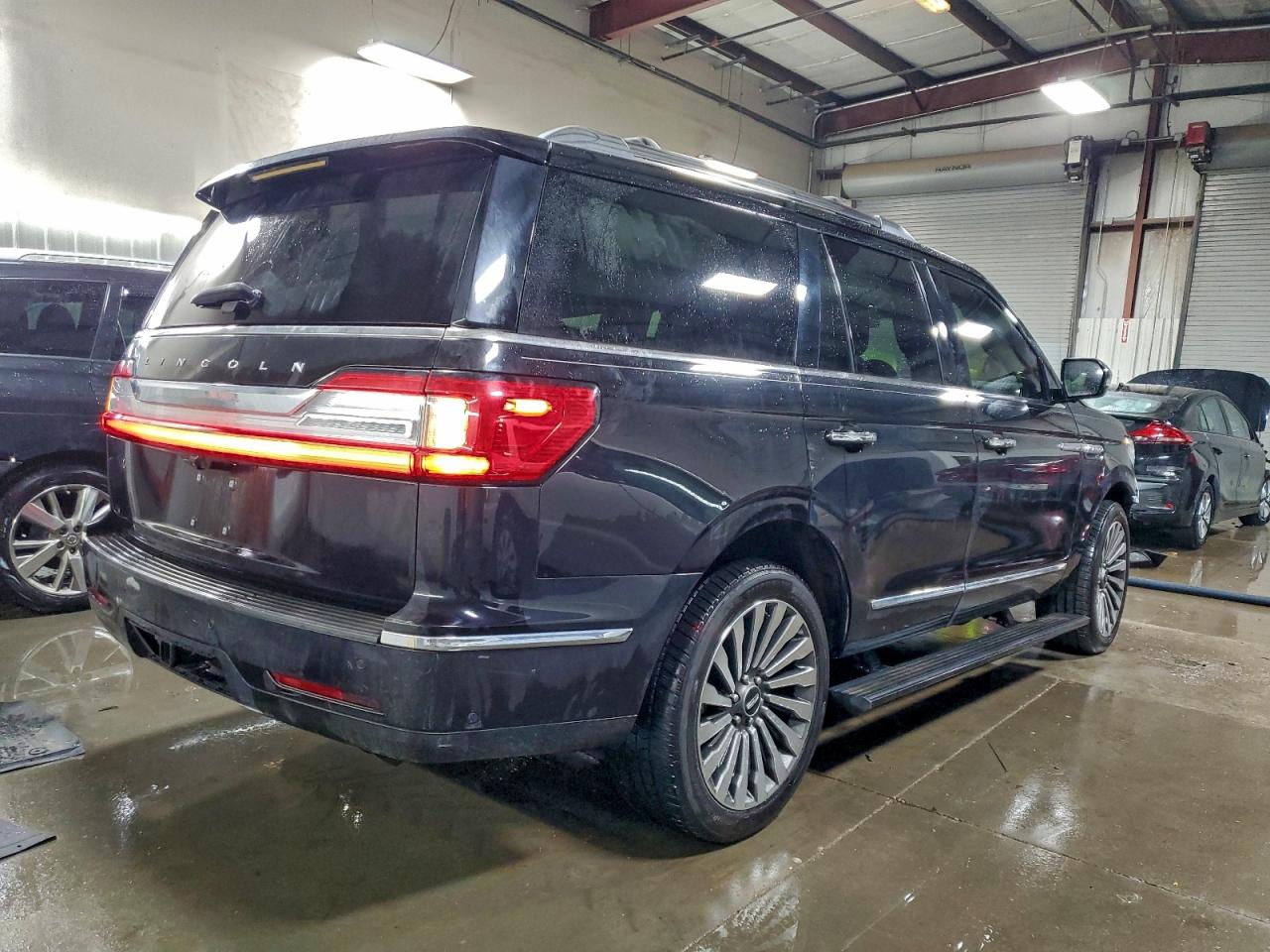 2019 LINCOLN NAVIGATOR RESERVE photo 3