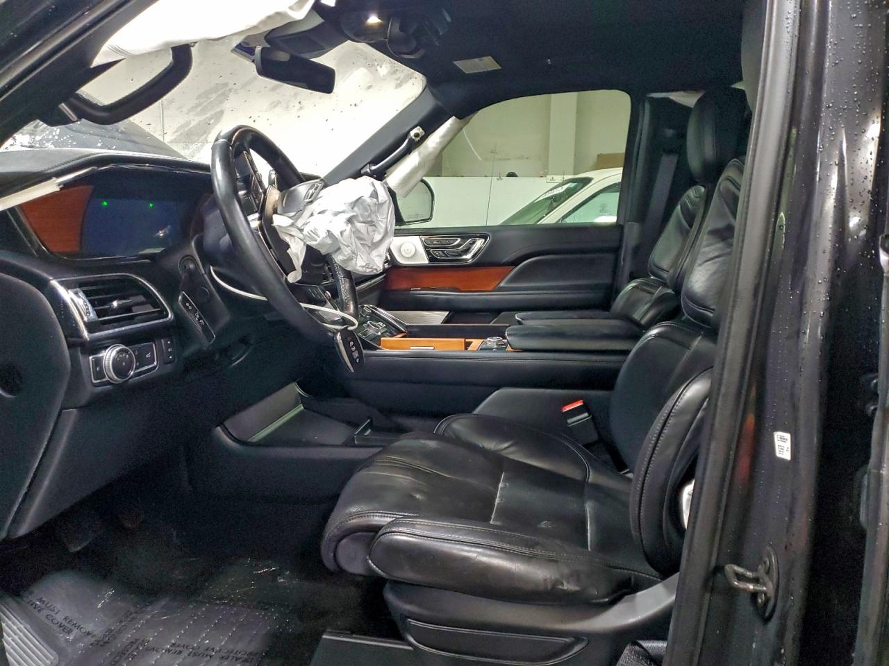 2019 LINCOLN NAVIGATOR RESERVE photo 7