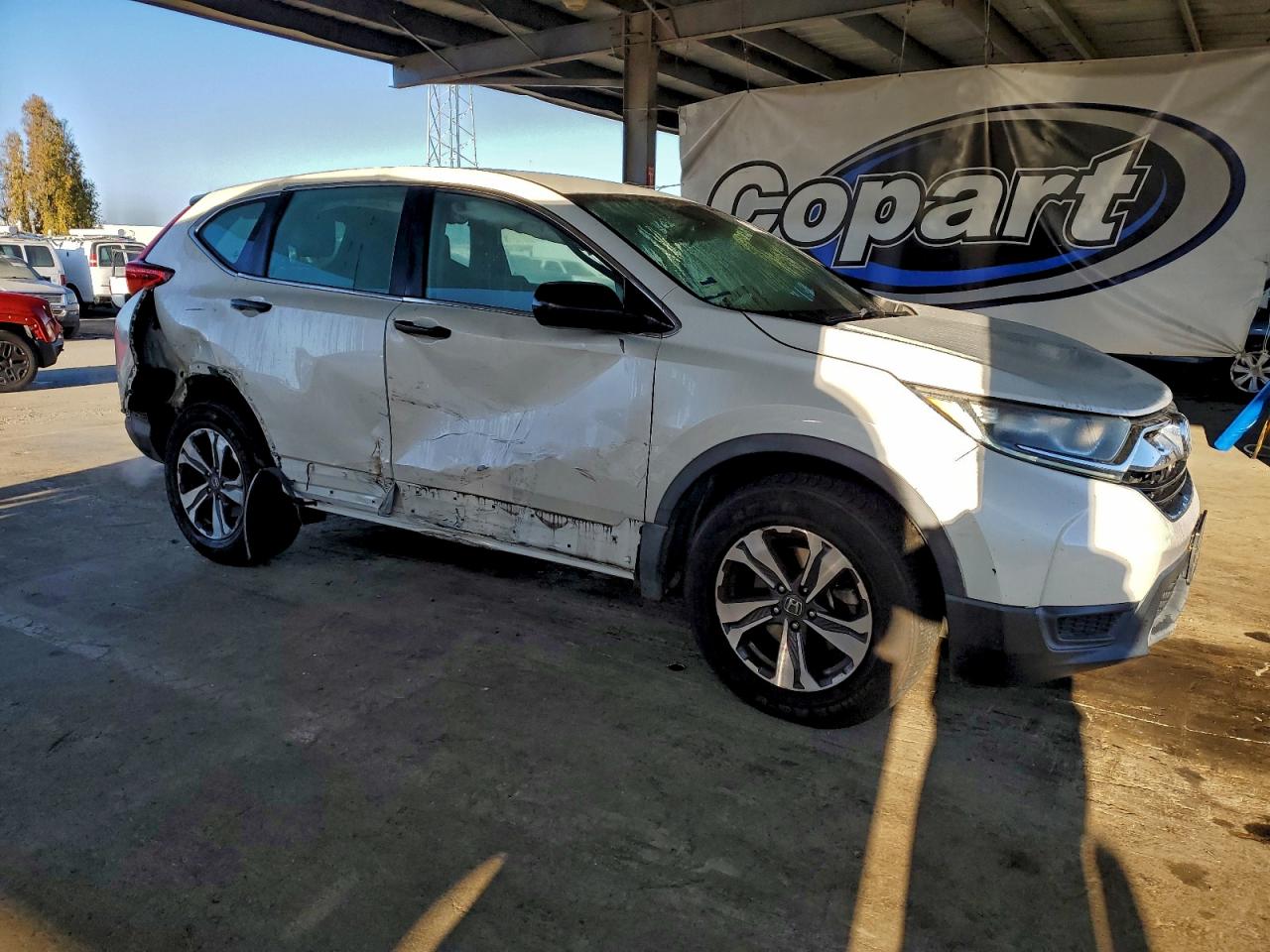 2017 HONDA CR-V LX photo 4