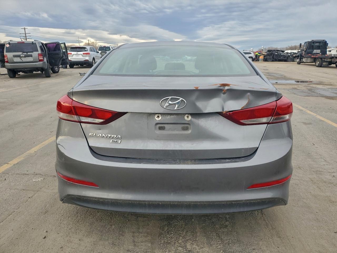 2018 HYUNDAI ELANTRA SE photo 11