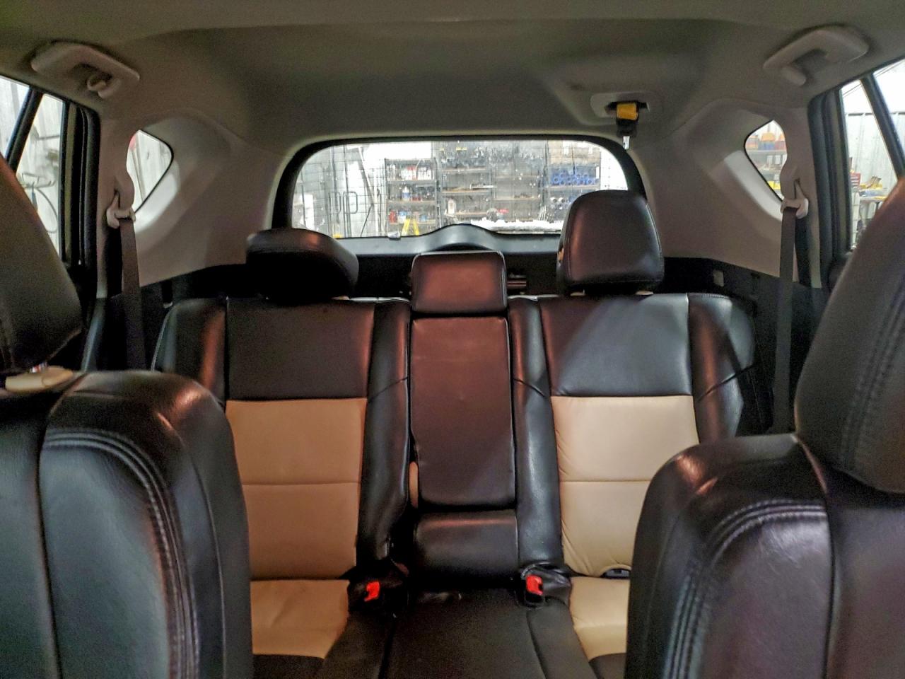2014 TOYOTA RAV4 XLE photo 10
