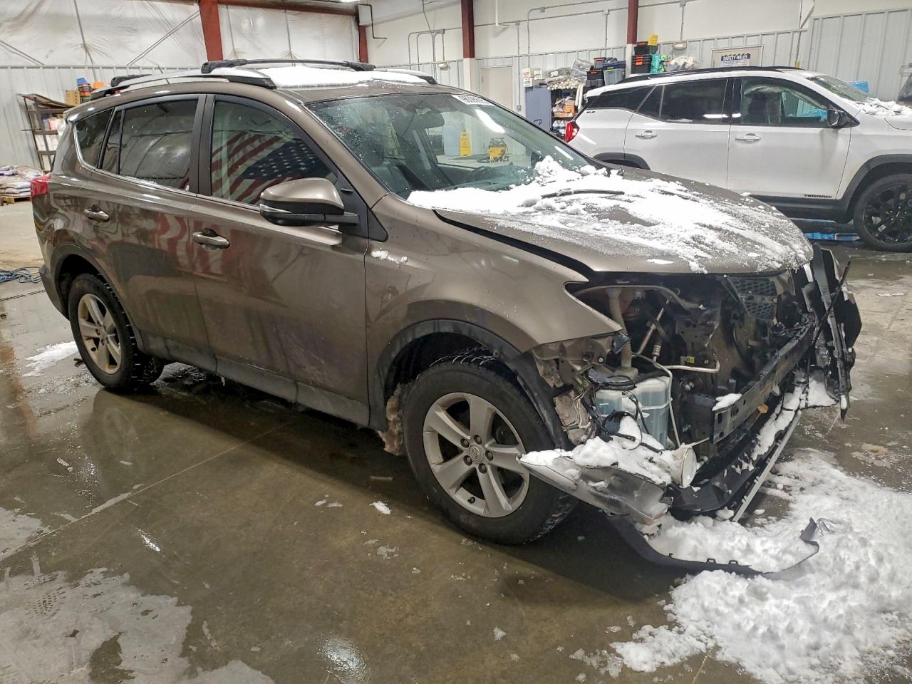 2014 TOYOTA RAV4 XLE photo 4