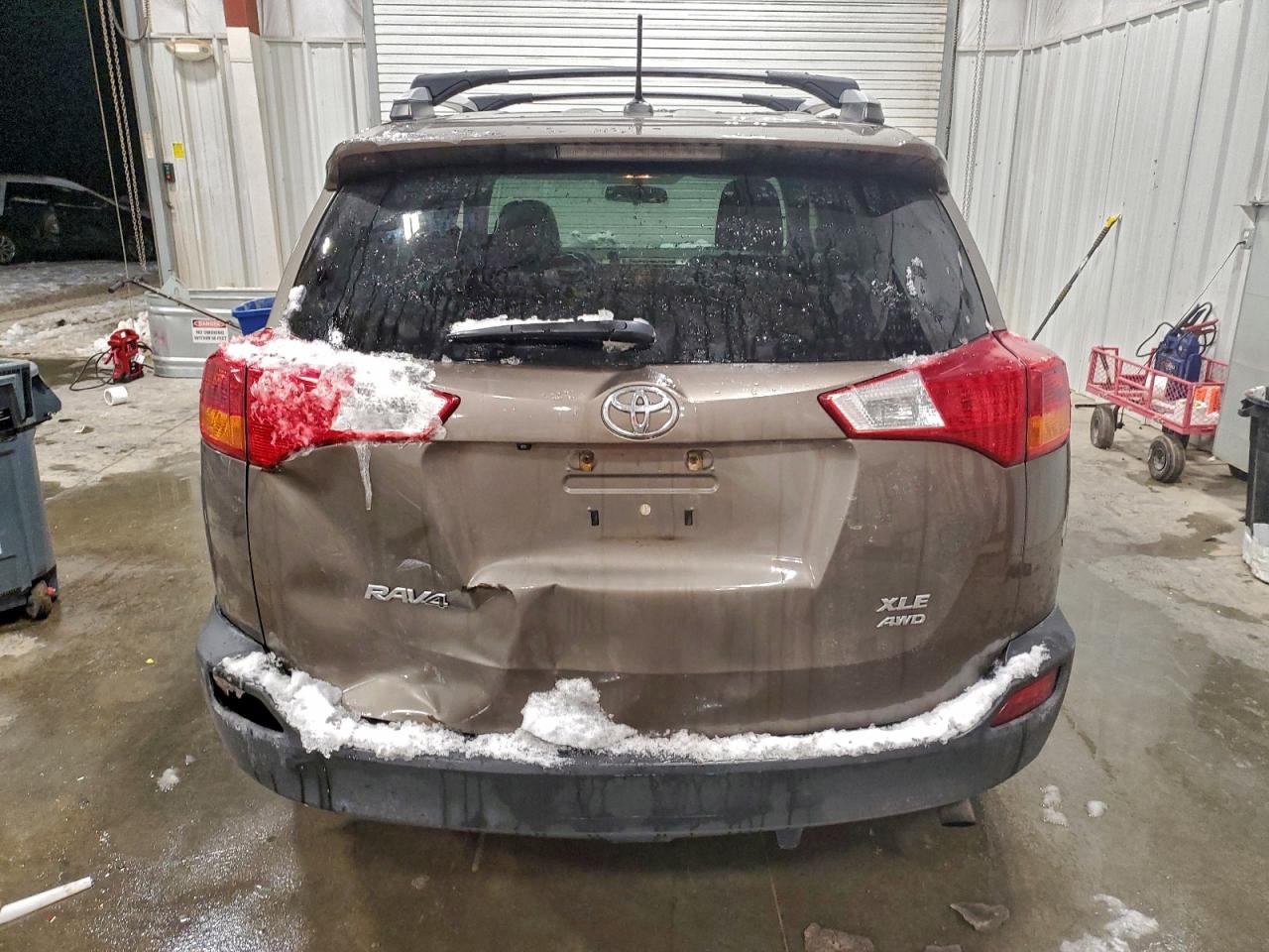 2014 TOYOTA RAV4 XLE photo 6