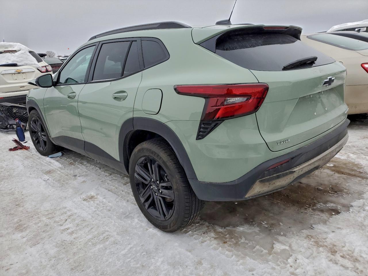 2025 CHEVROLET TRAX ACTIV photo 2