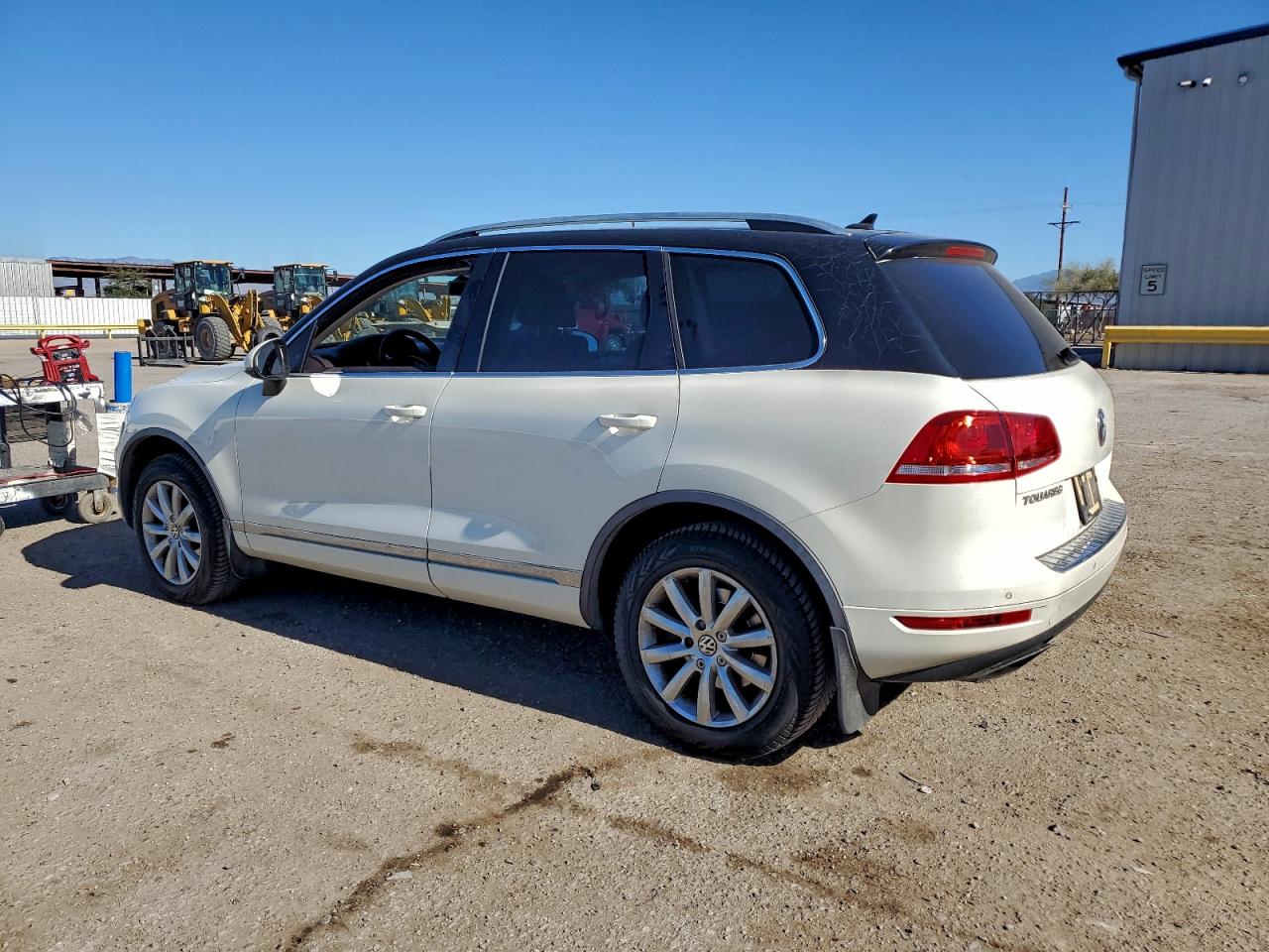 2012 VOLKSWAGEN TOUAREG V6 TDI photo 2
