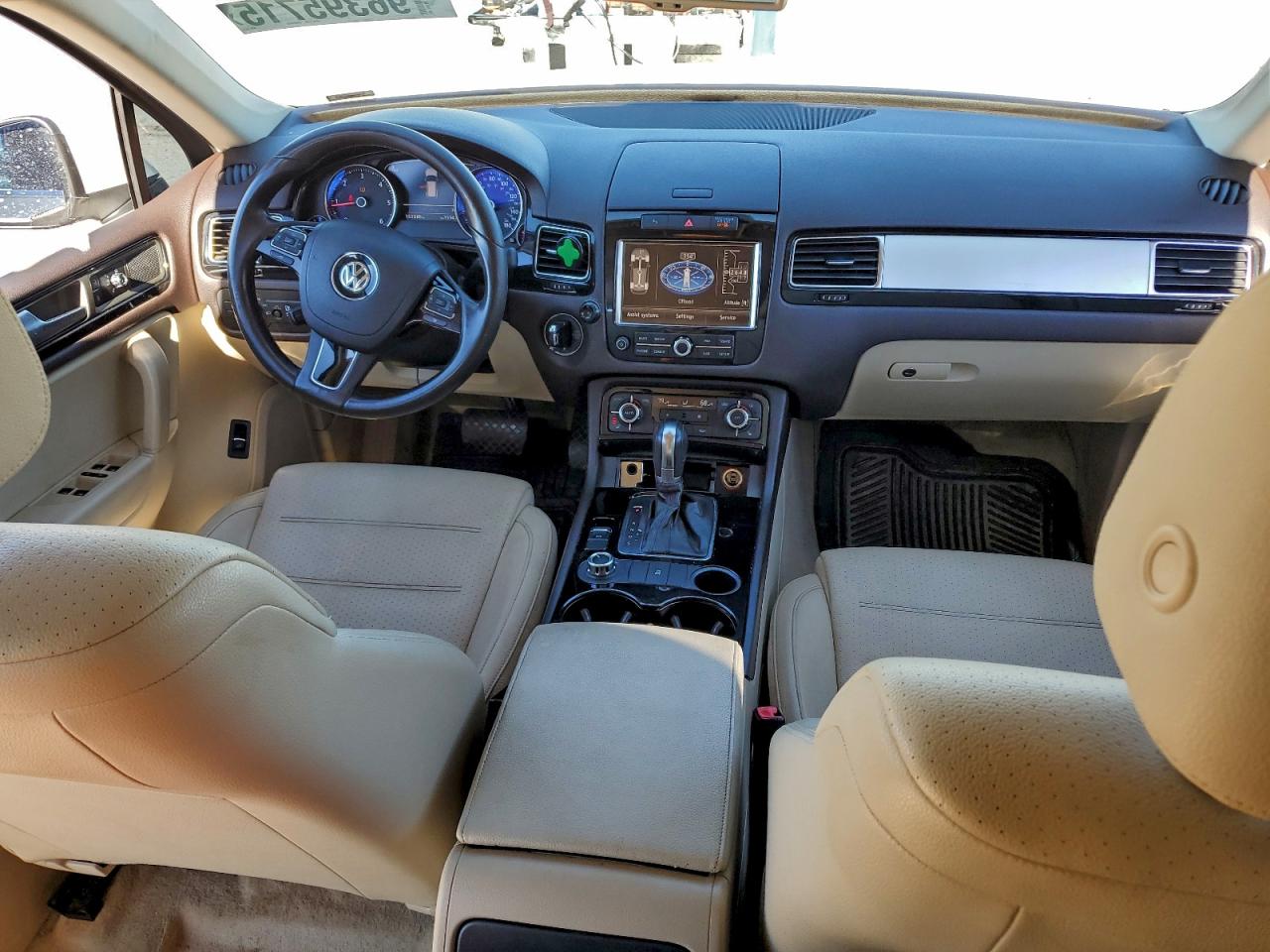 2012 VOLKSWAGEN TOUAREG V6 TDI photo 8