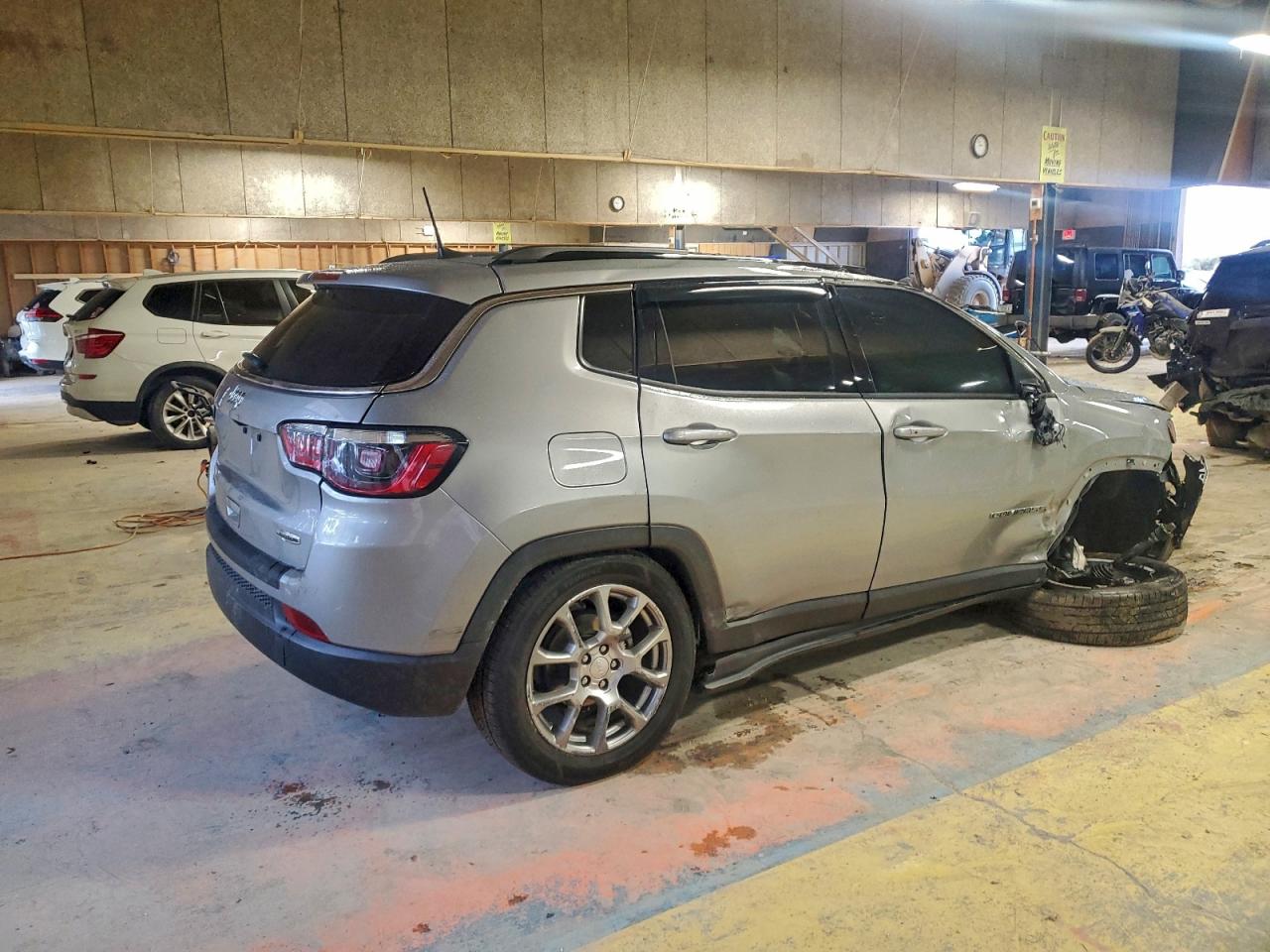 2022 JEEP COMPASS LATITUDE LUX photo 3