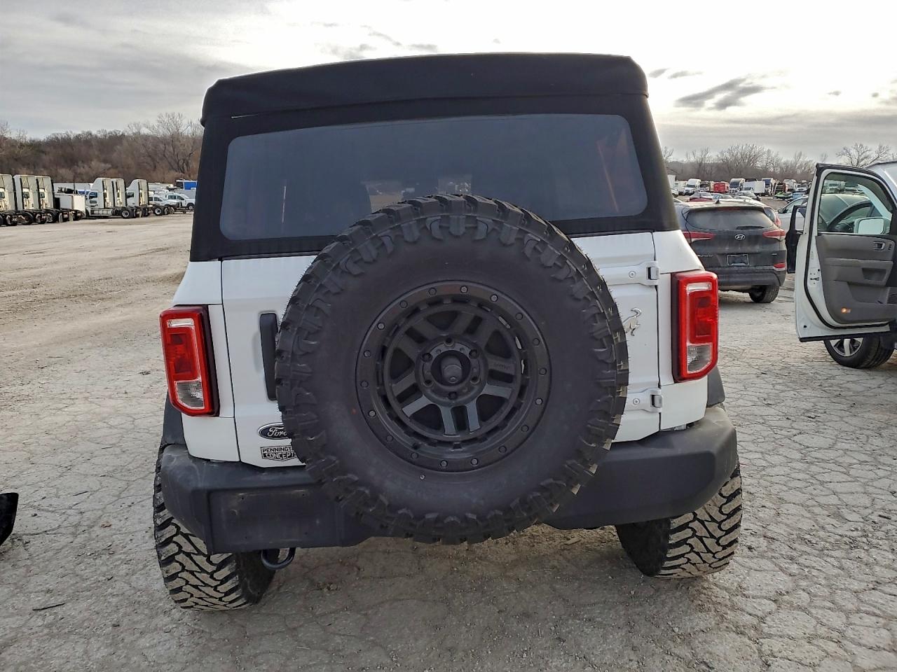 2022 FORD BRONCO BASE photo 6