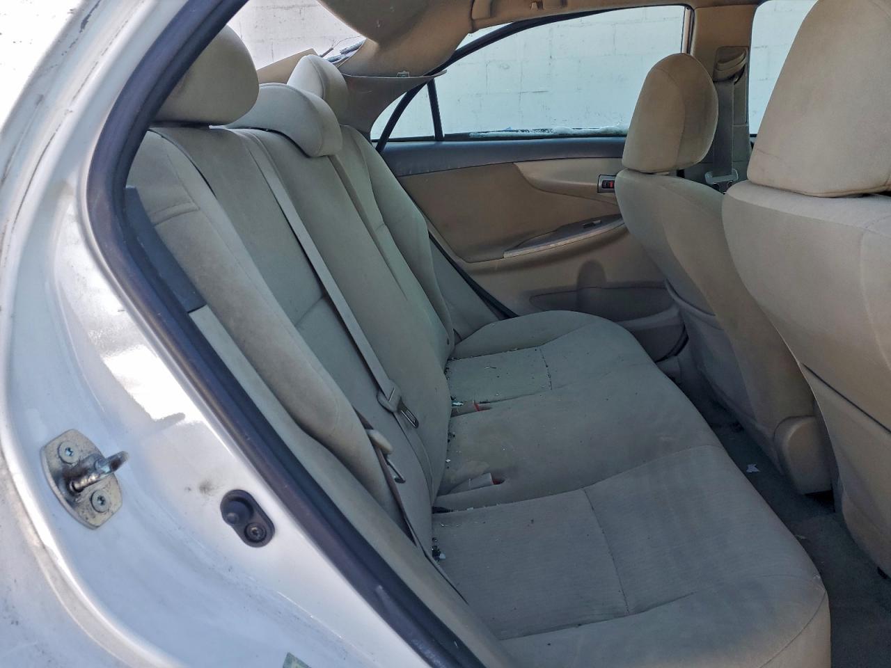 2010 TOYOTA COROLLA BASE photo 10