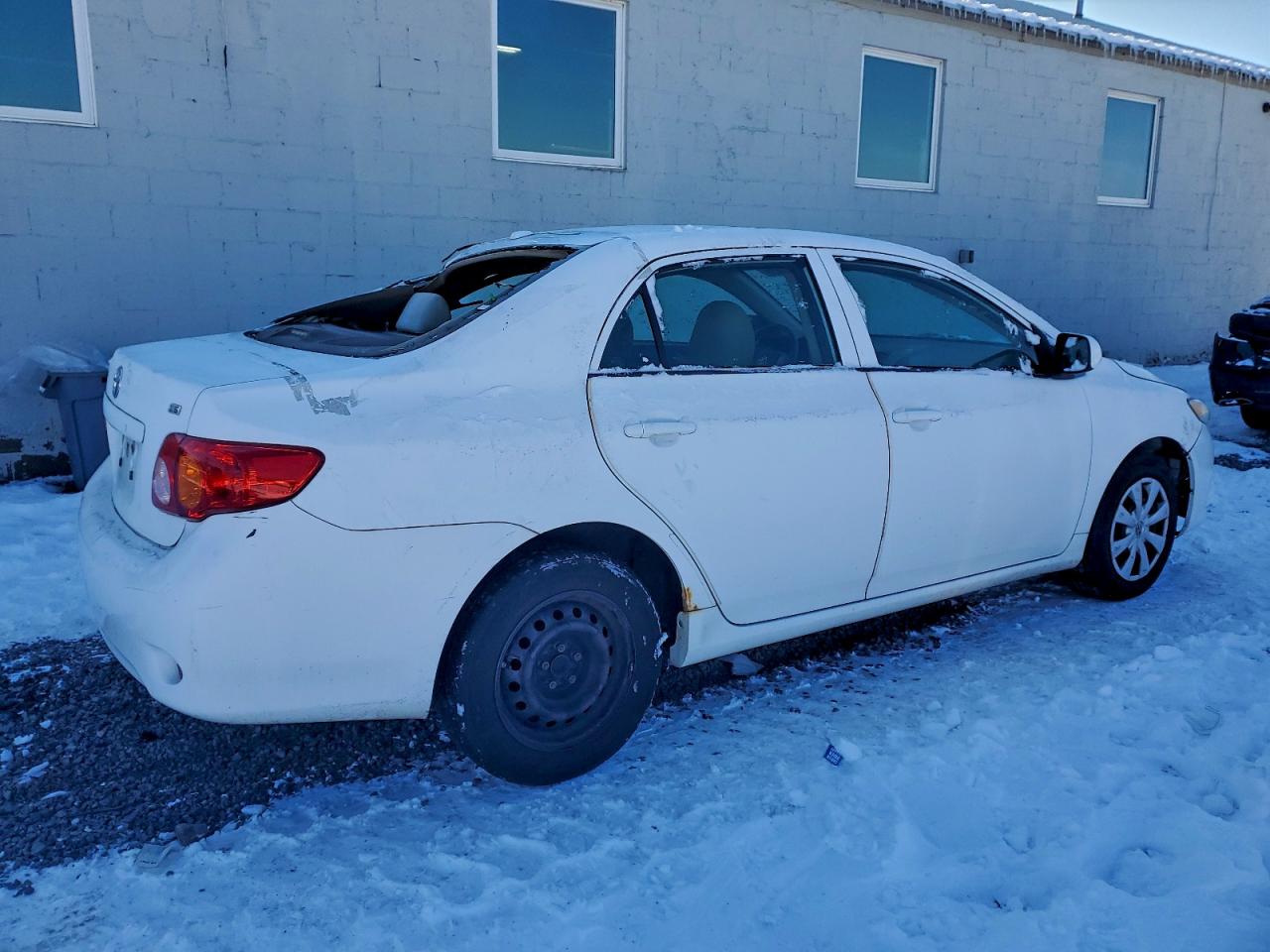 2010 TOYOTA COROLLA BASE photo 3
