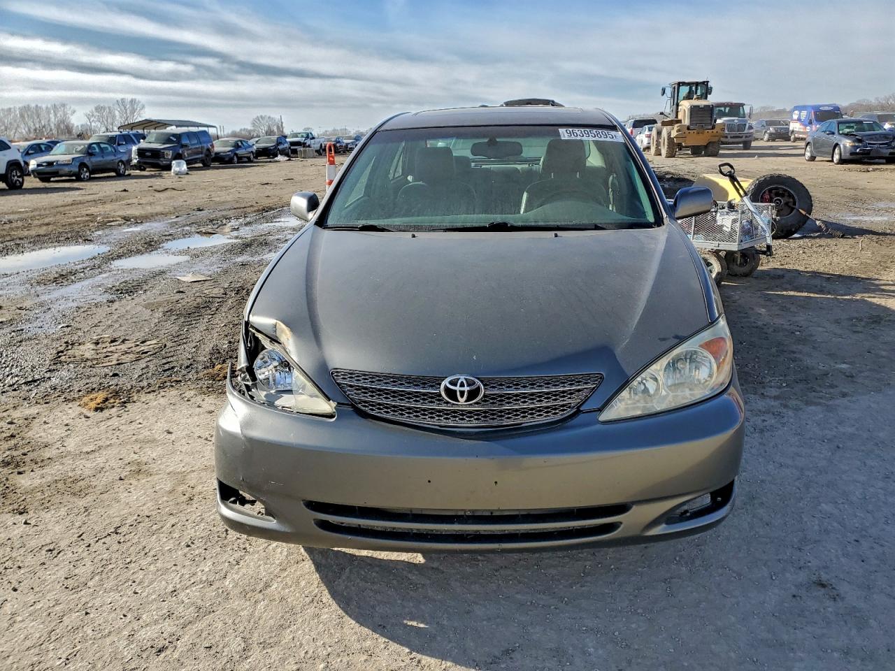 2002 TOYOTA CAMRY LE photo 5