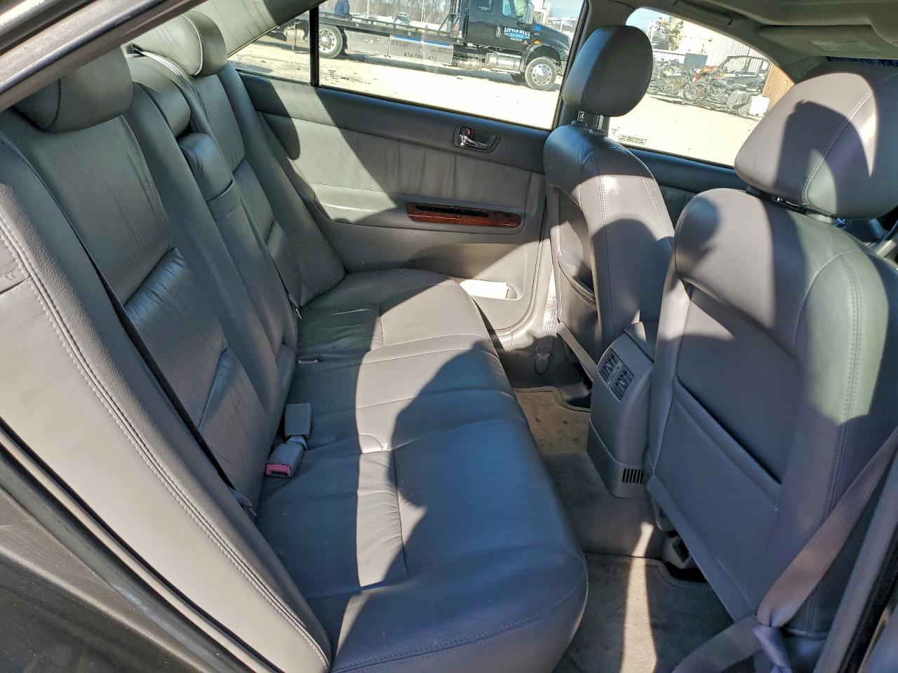 2002 TOYOTA CAMRY LE photo 10