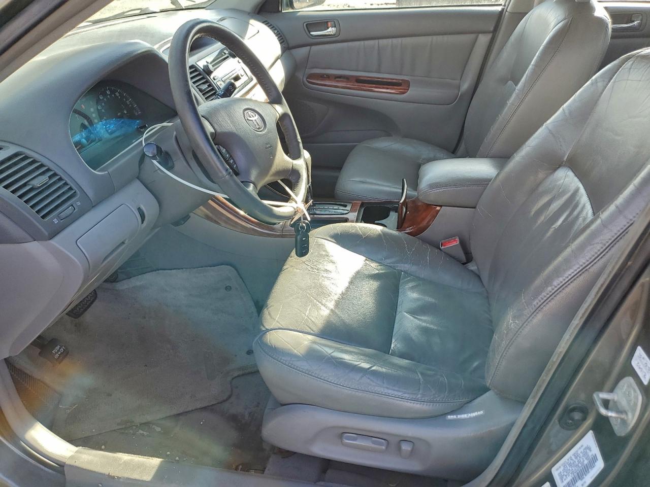 2002 TOYOTA CAMRY LE photo 7