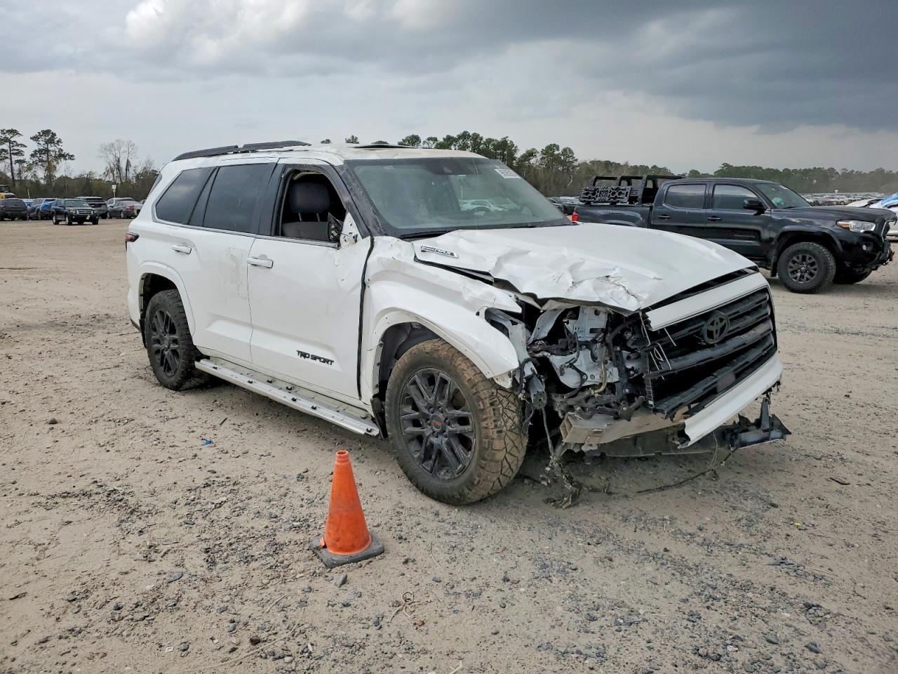 2024 TOYOTA SEQUOIA SR5 photo 4