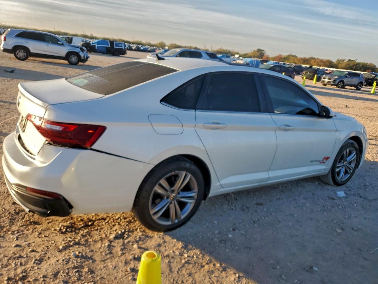 2024 VOLKSWAGEN JETTA SE photo 3