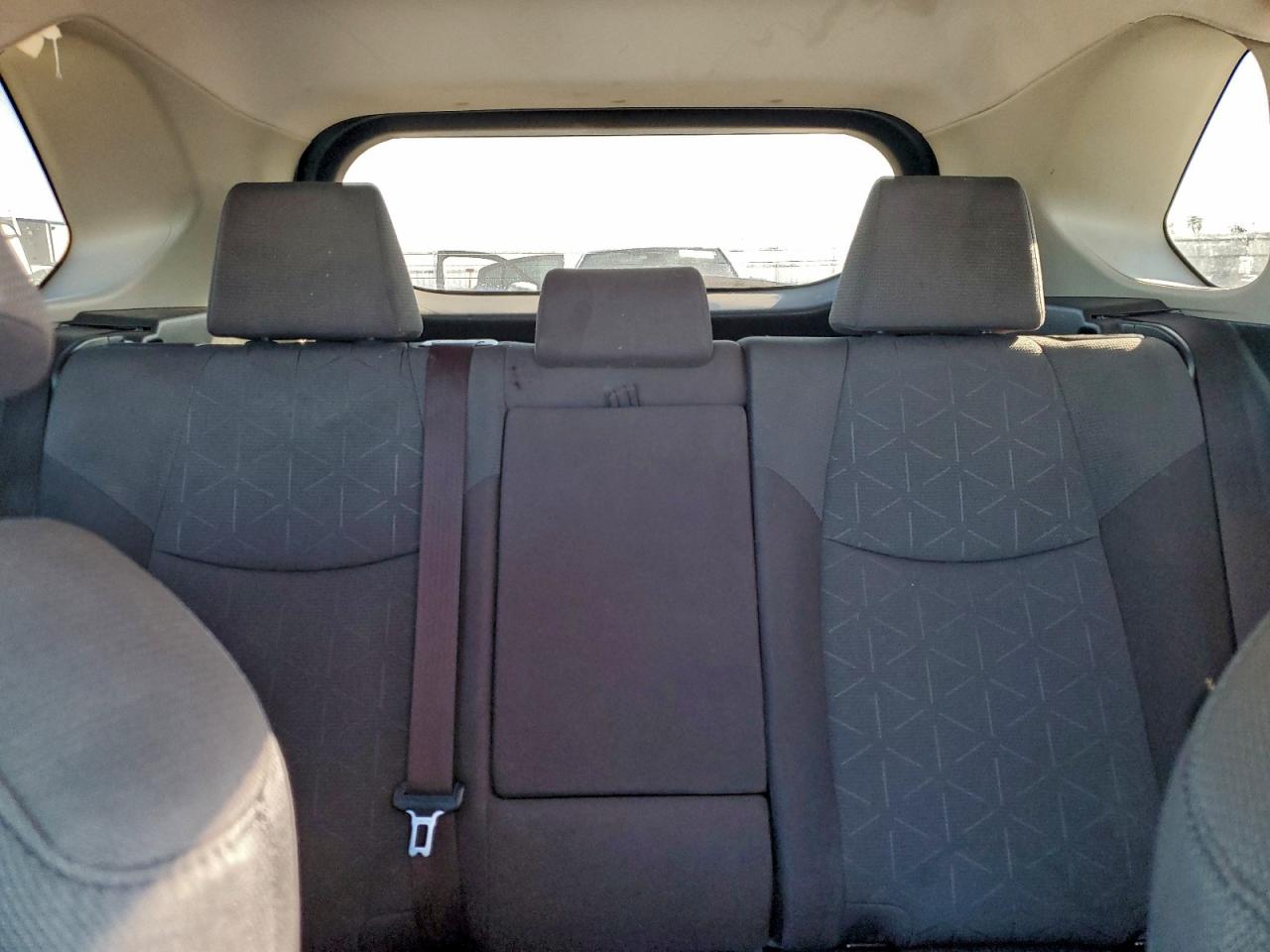 2019 TOYOTA RAV4 XLE photo 10