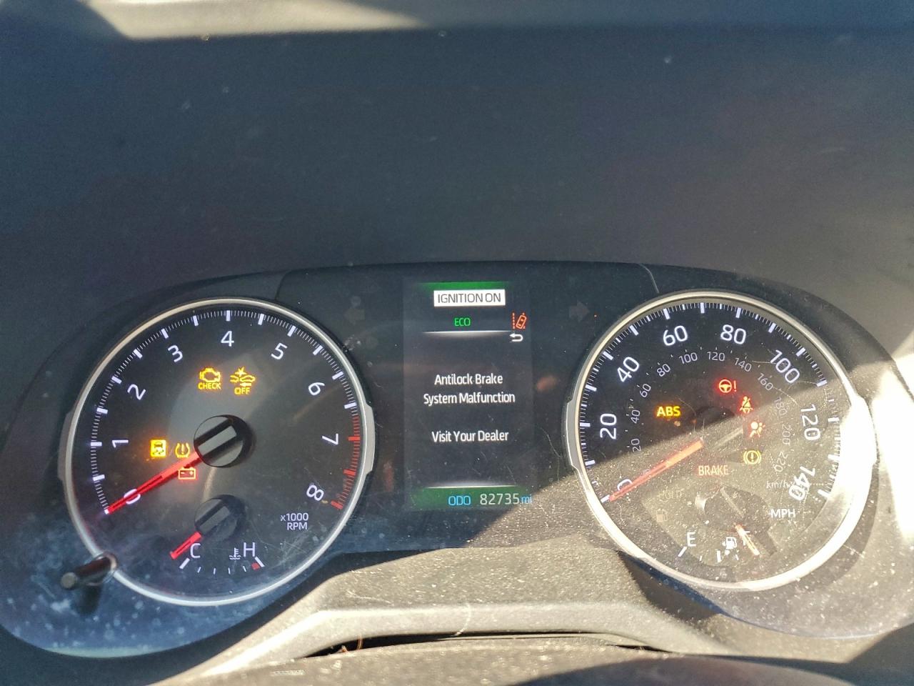 2019 TOYOTA RAV4 XLE photo 9