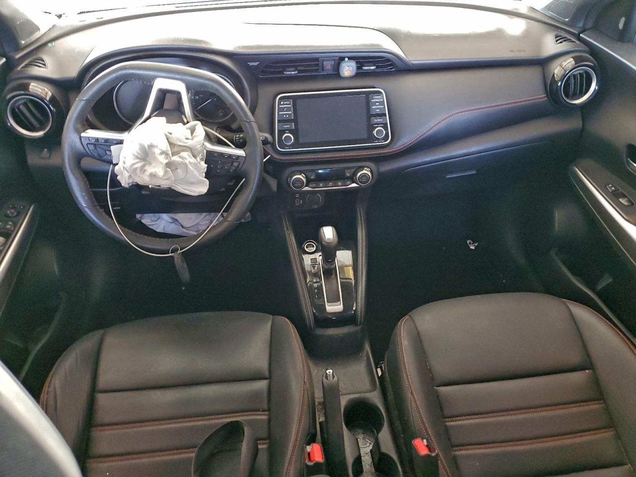 2018 NISSAN KICKS S photo 8