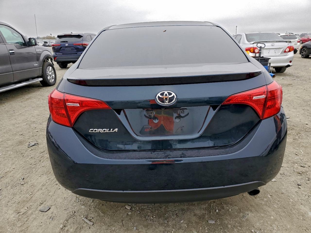 2018 TOYOTA COROLLA L photo 6